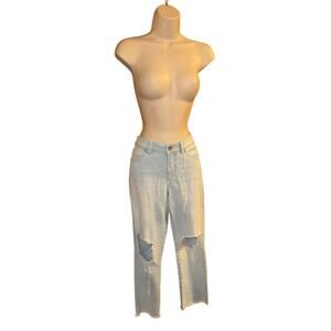 Rewash womens light wash ankle jeans with knee tears and raw hem size 11